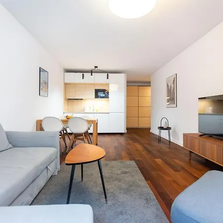 Slusarska Apartman *